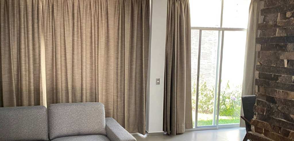 cortinas modernas para sala estilo triplex