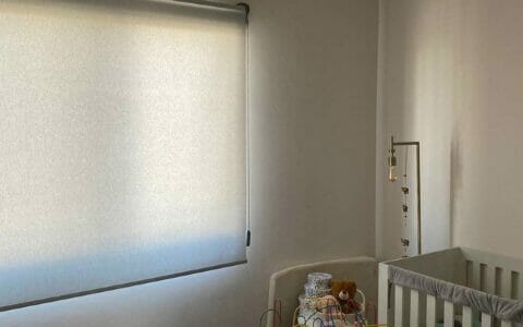 persiana moderna enrollable para habitación en querétaro