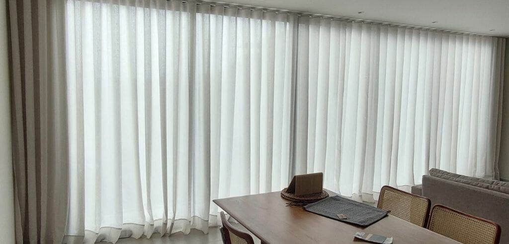 El estilo en tendencia de cortinas decorativas modelo Onda perfecta