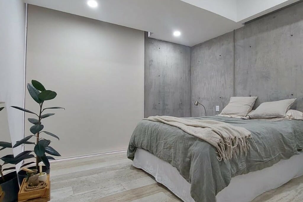 Dale un look sofisticado a tu habitación con persianas enrollables color blanco