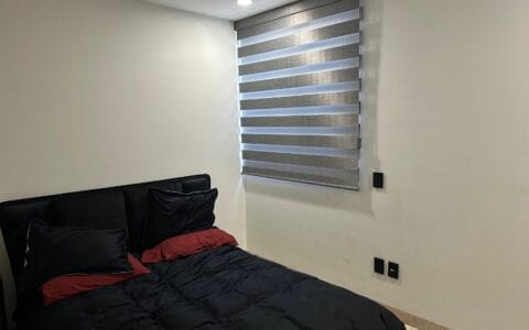 persianas zebra para un dormitorio contemporáneo